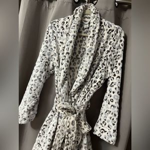 LIZ CLAIBORNE ROBE